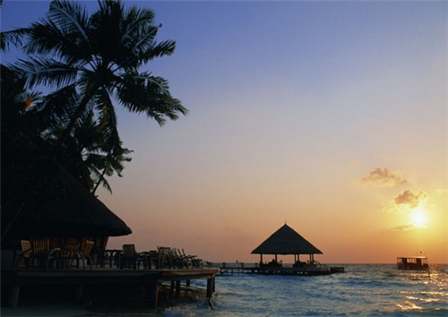 两个美女唱中文歌叫什么（两个女人唱歌视频）